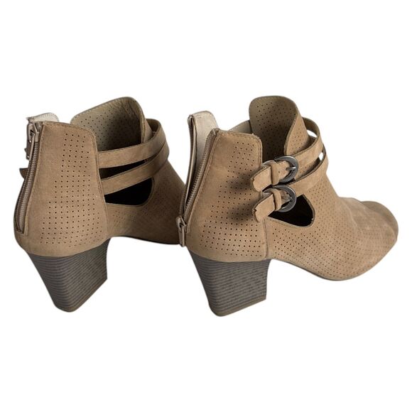 White Mountain Beige Peep Toe Booties Women’s 9.5 Cutout Block Heel Sandal Boot - Picture 4 of 16